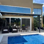 Suite Em Linda Casa Em Jurere Internacional